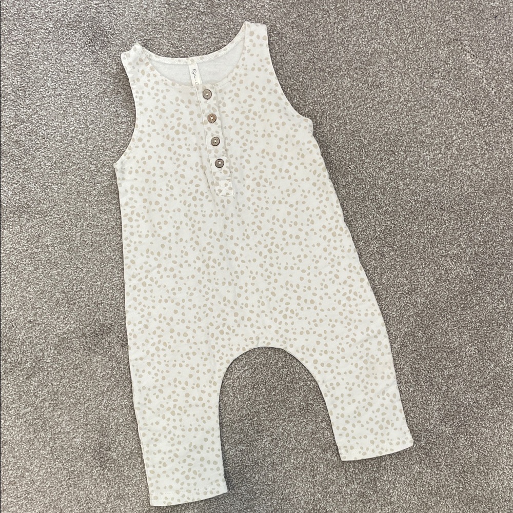Rylee + Cru Bubble and Romper Three Piece Set - Picture 6 of 10